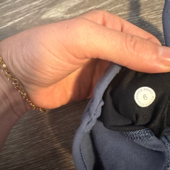 Lululemon Flow Y Bra size 6 - Picture 5 of 5